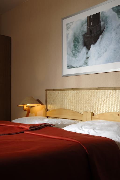 Hotel Nautilus Étterem és Panzió Dabas Habitación foto